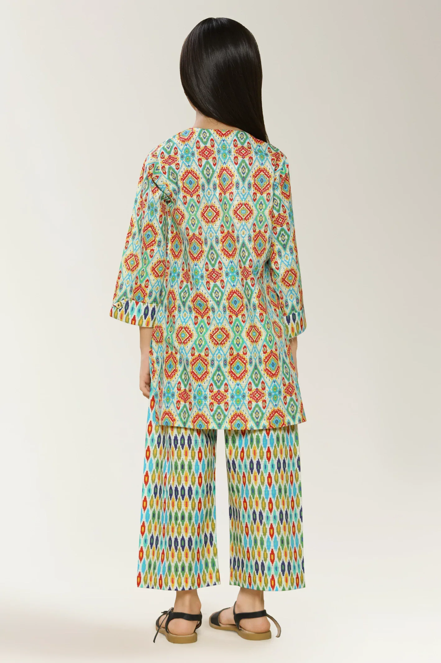 Khaddar Printed Girls 2PC - Image 3