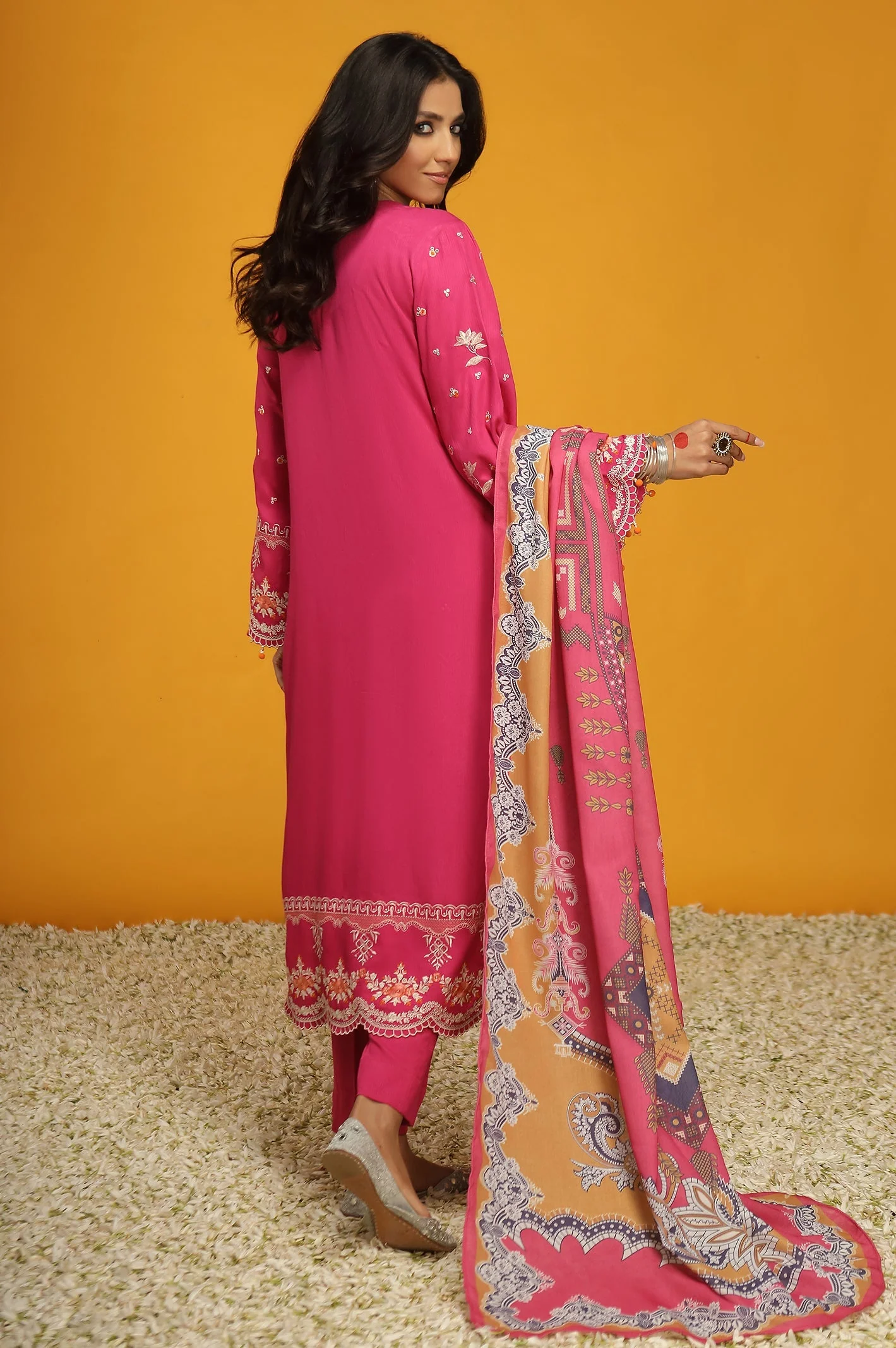 3PC Pink Unstitched Embroidered Suit - Image 4