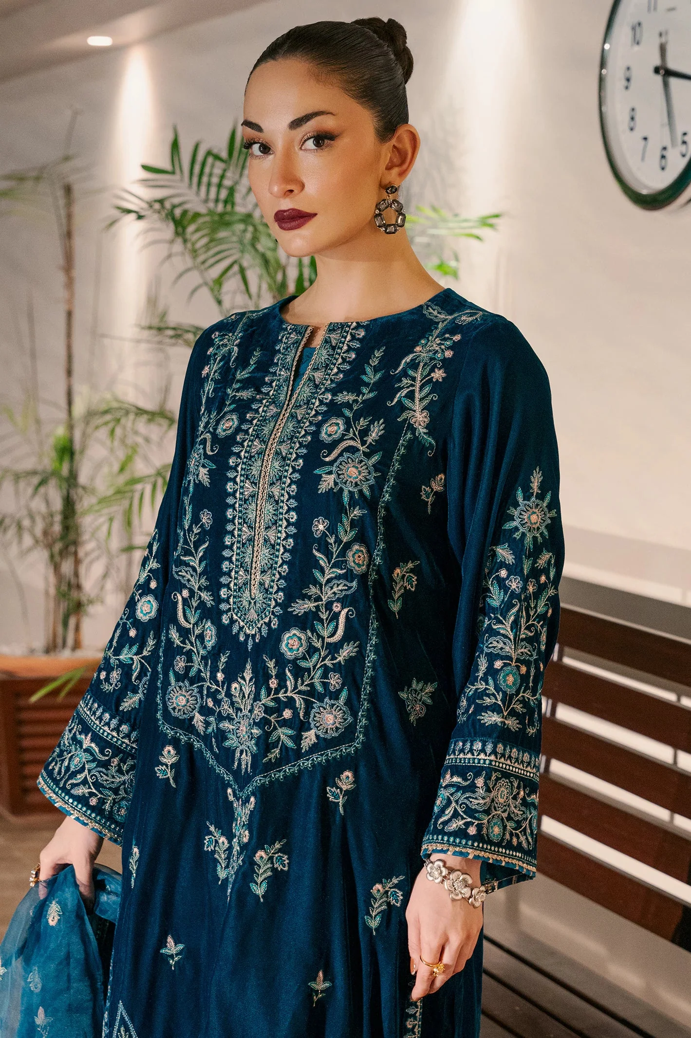 Embroidered 2PC - Image 4