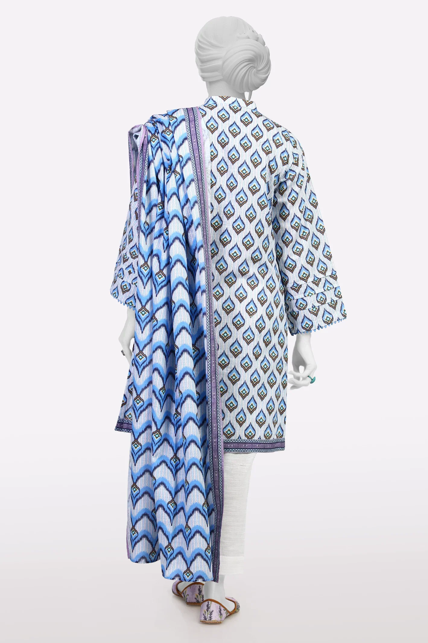 Khaddar Blue Printed 3PC - Image 3