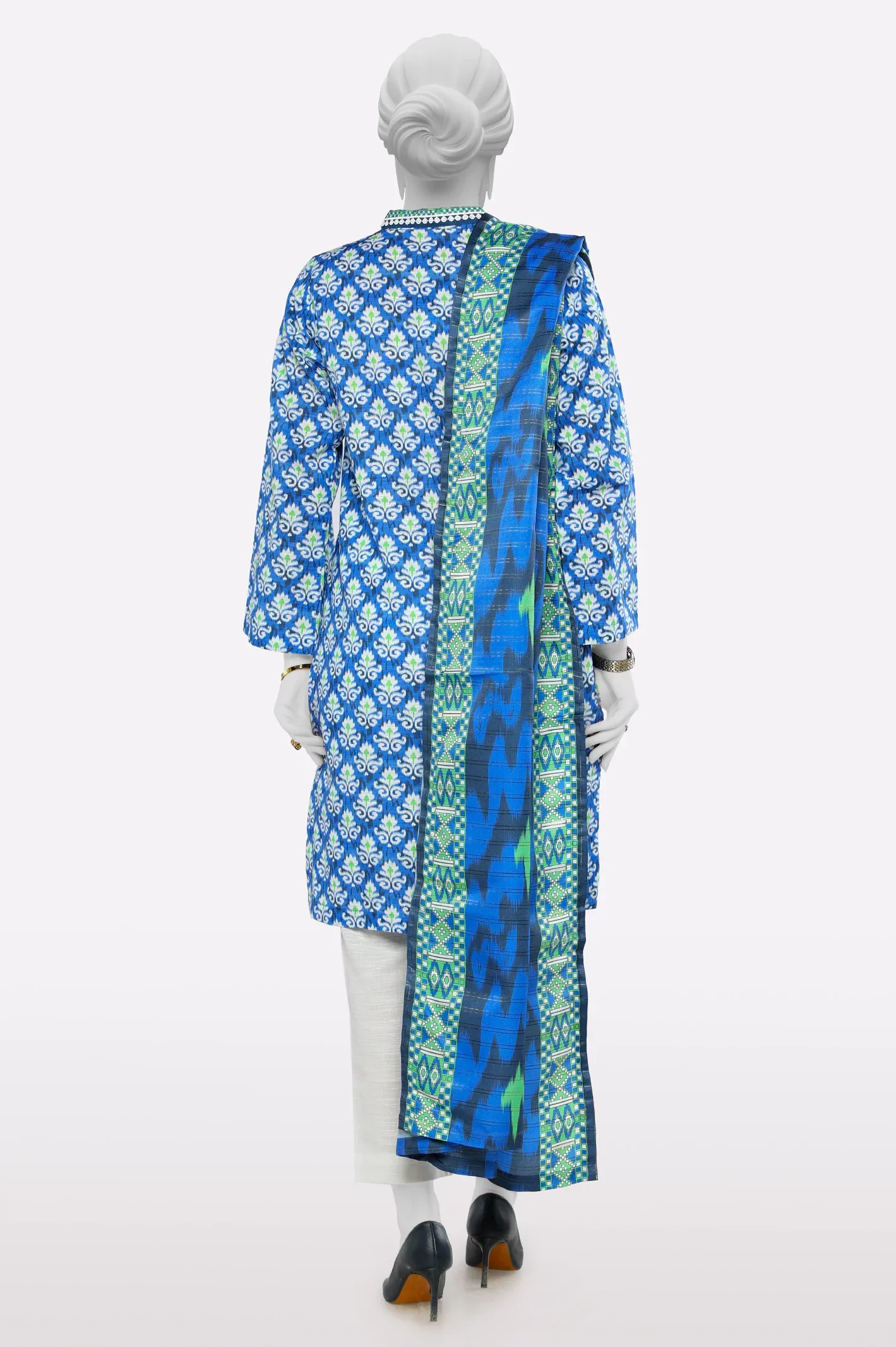 Khaddar Blue Printed 3PC - Image 3
