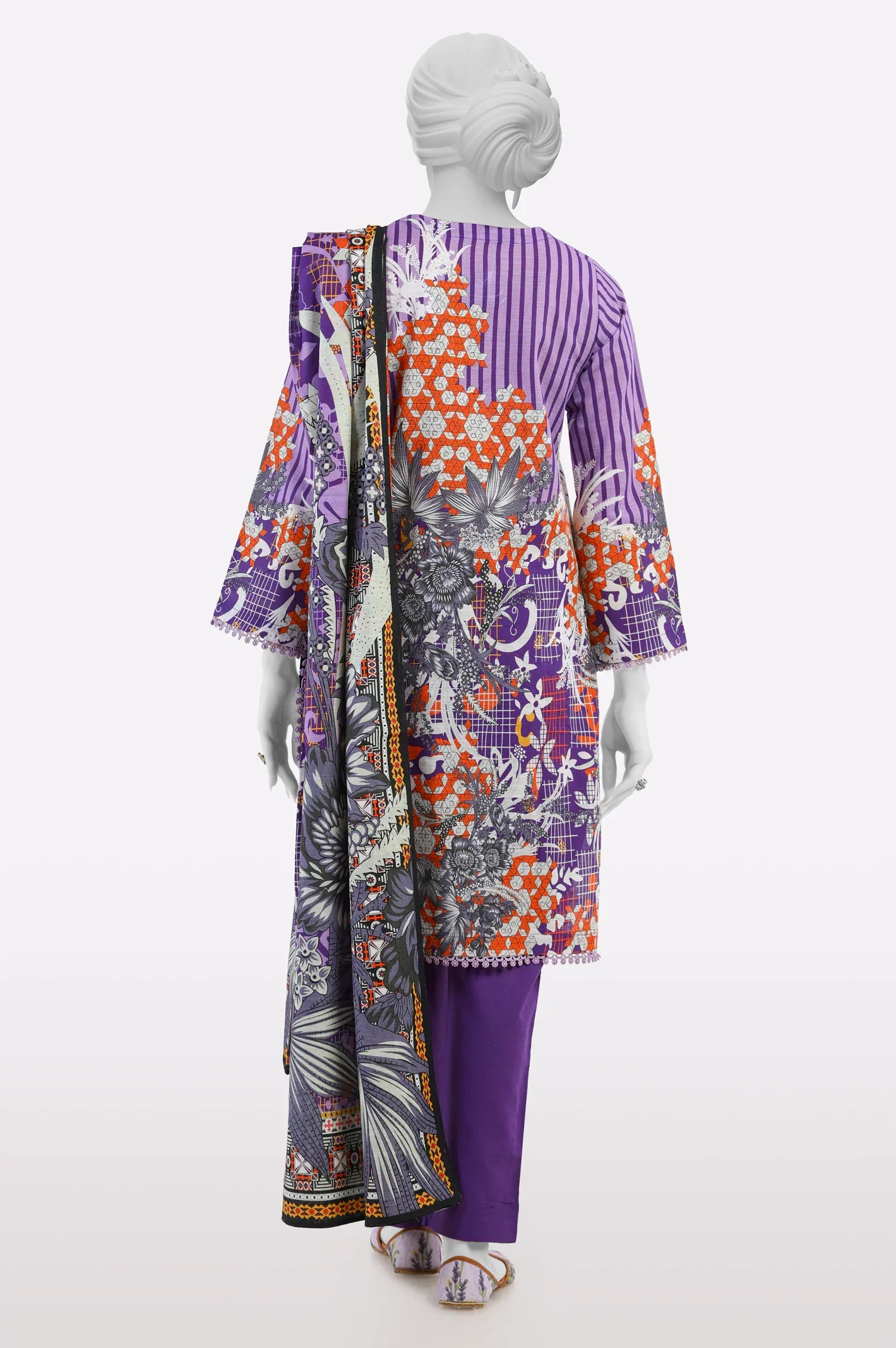 Khaddar Purple Printed 3PC - Image 3