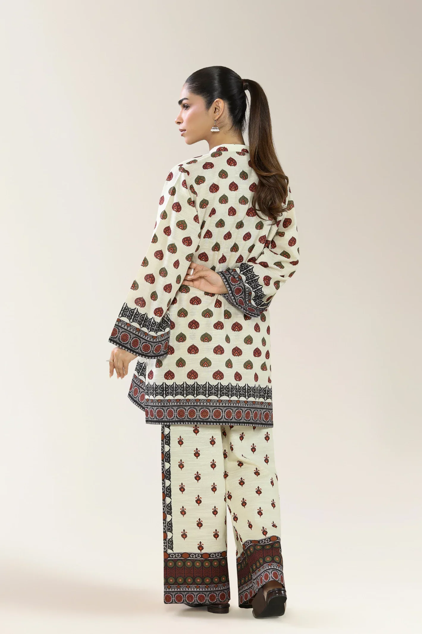 Printed Khaddar-Beige 2PC - Image 5