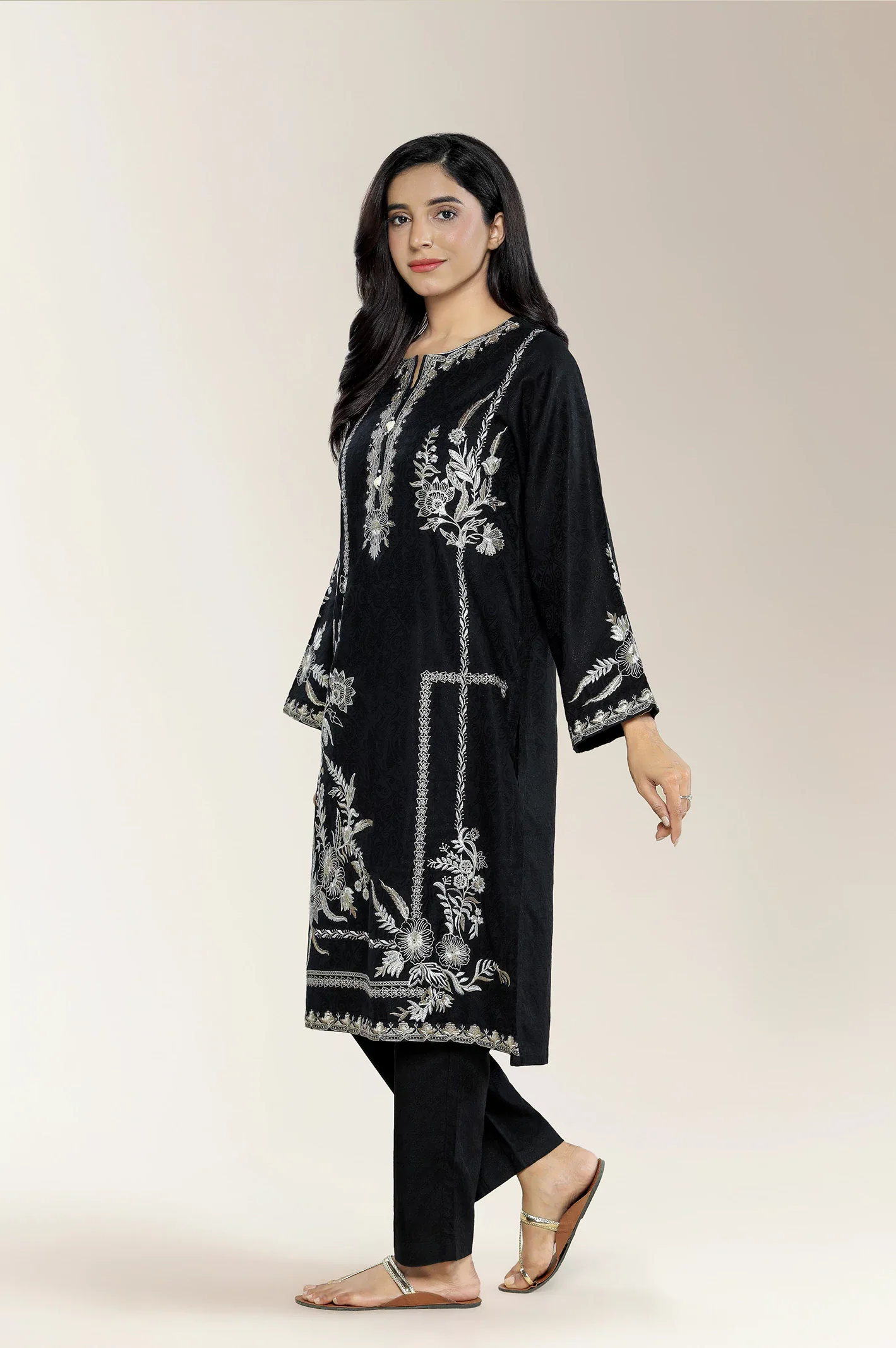 Embroidered Jacquard Black 2PC - Image 3