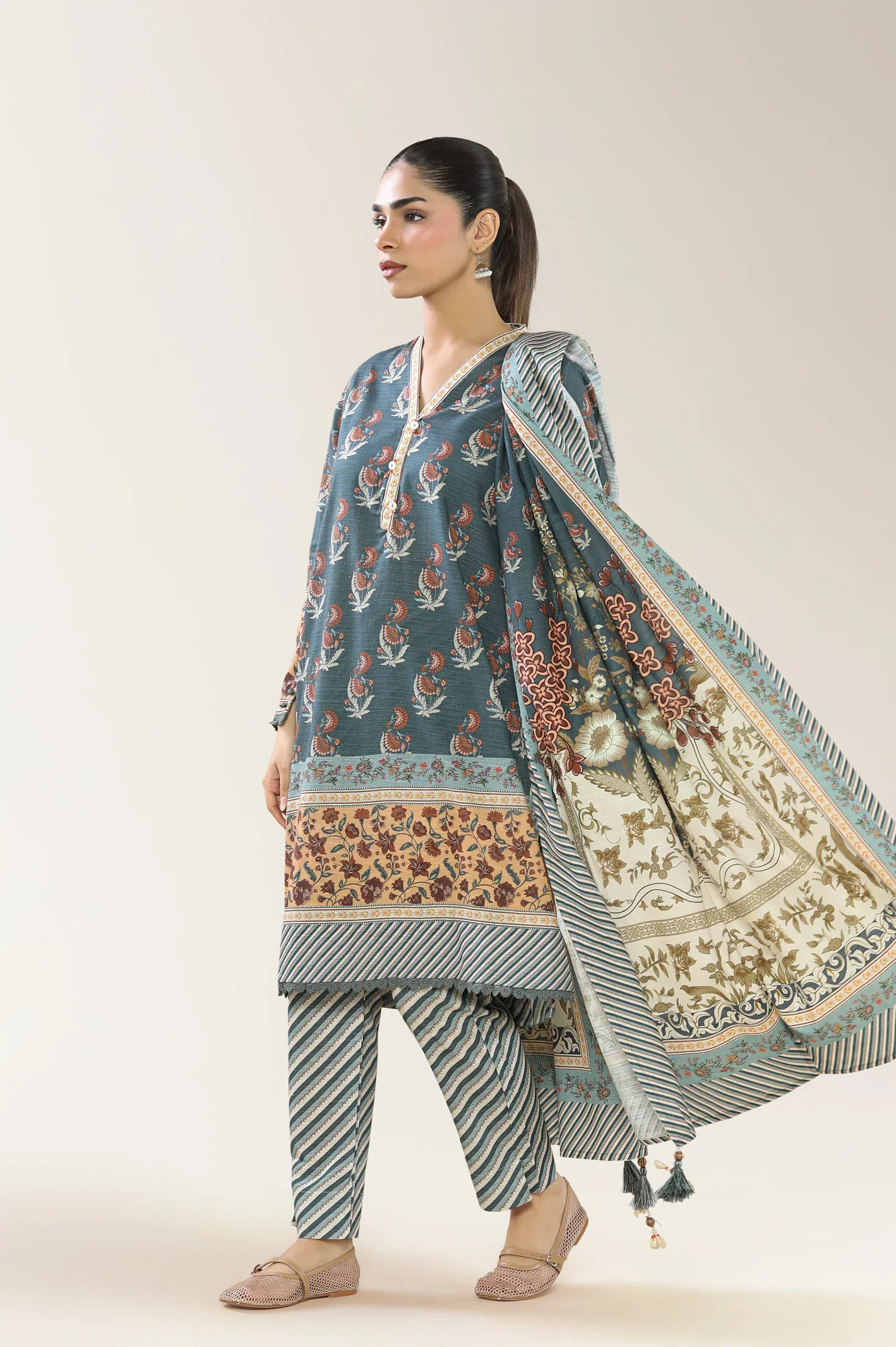 Printed Khaddar-Green 3PC - Image 3