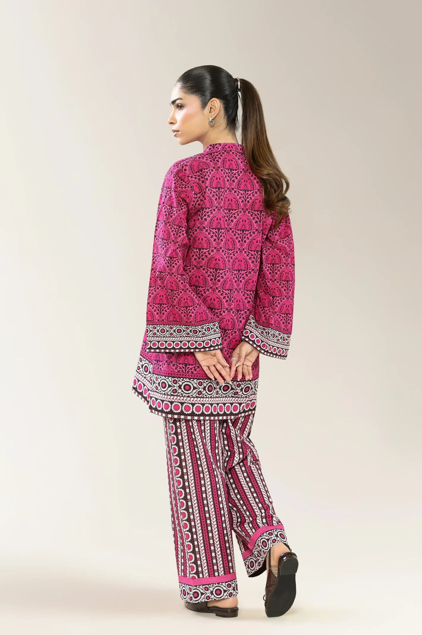 Printed Khaddar-Pink 2PC - Image 4