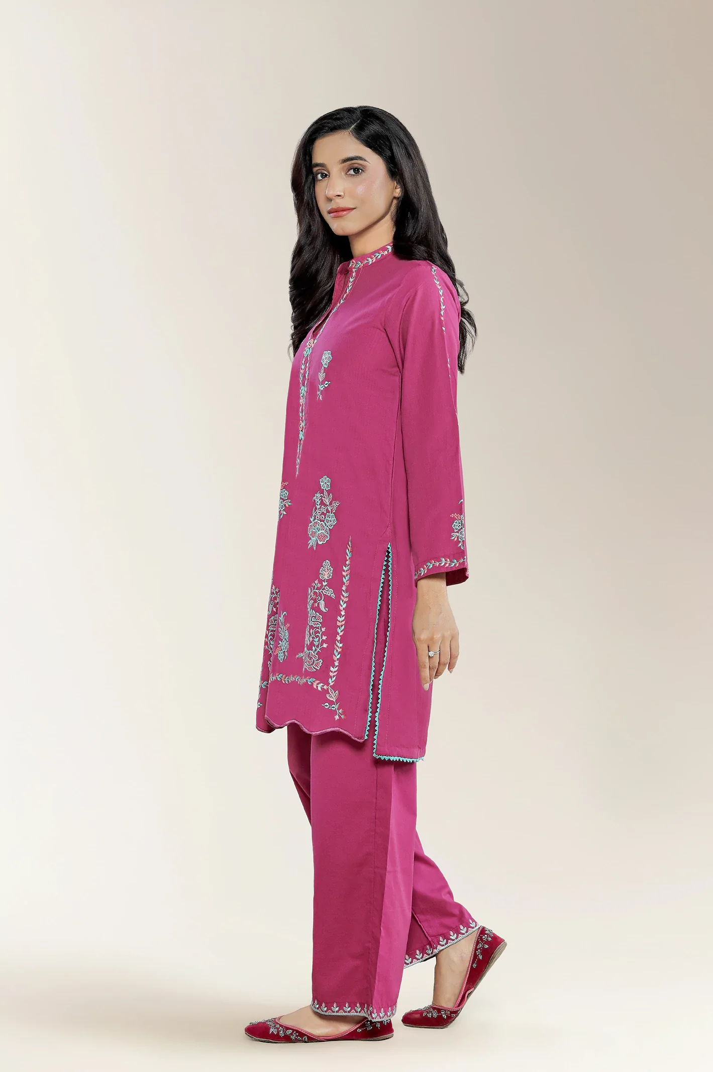 Embroidered Banadora Magenta 2PC - Image 3