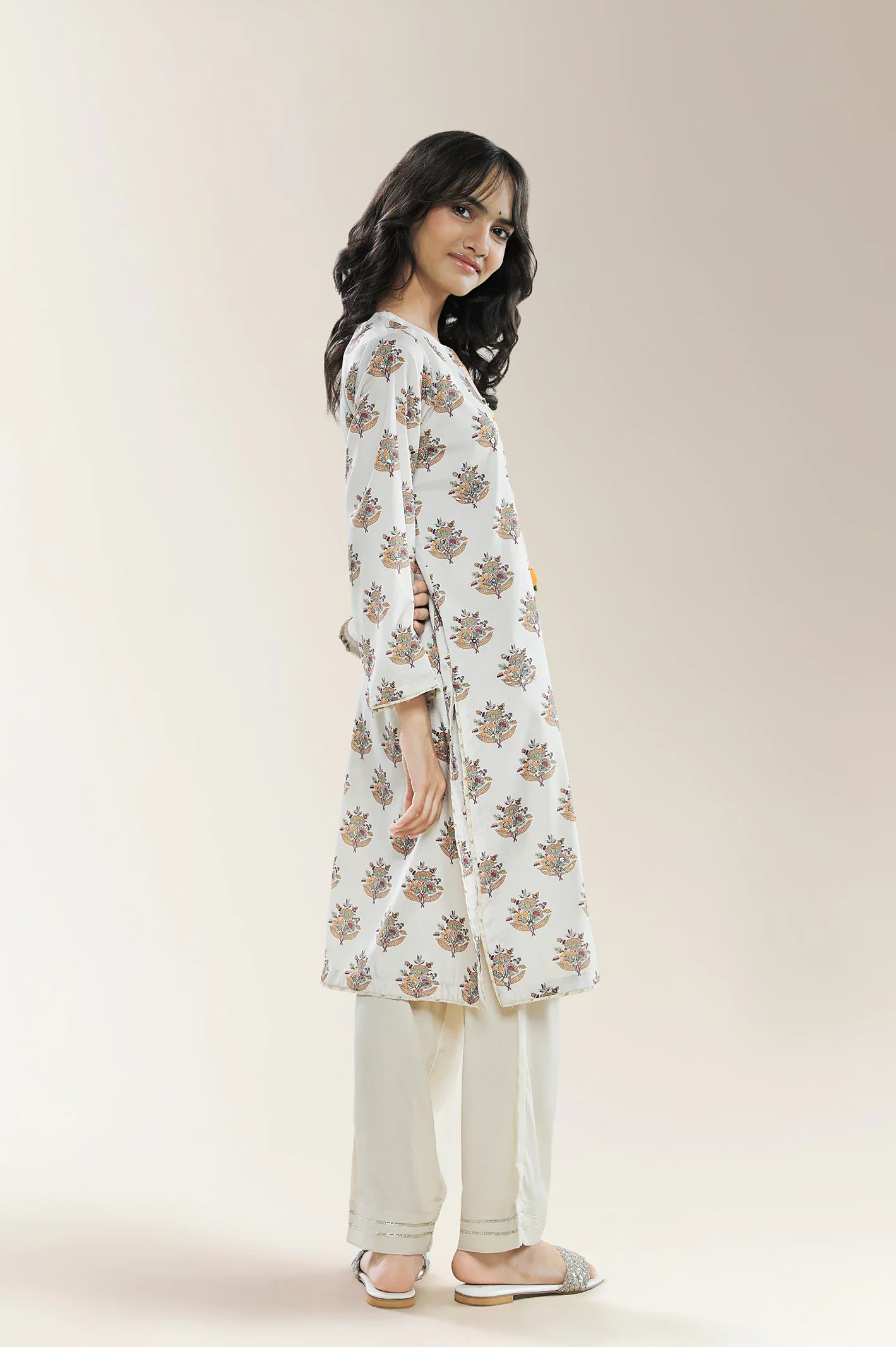 Printed Cream Teens 2PC - Image 3