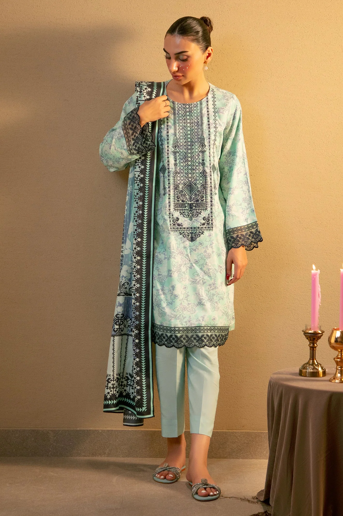 Embroidered Unstitched 3PC - Image 2