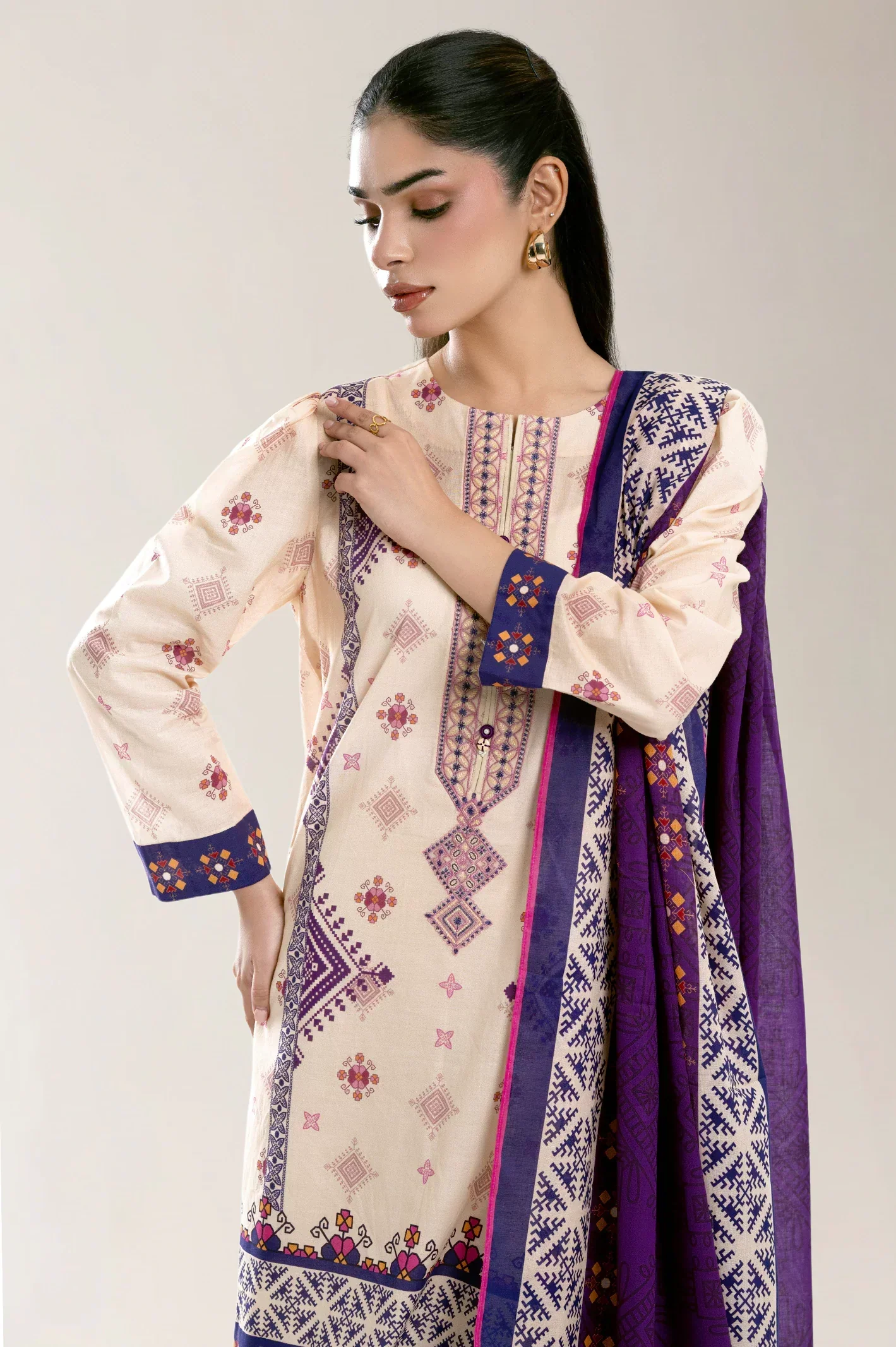 Printed Unstitched 3PC - Image 3